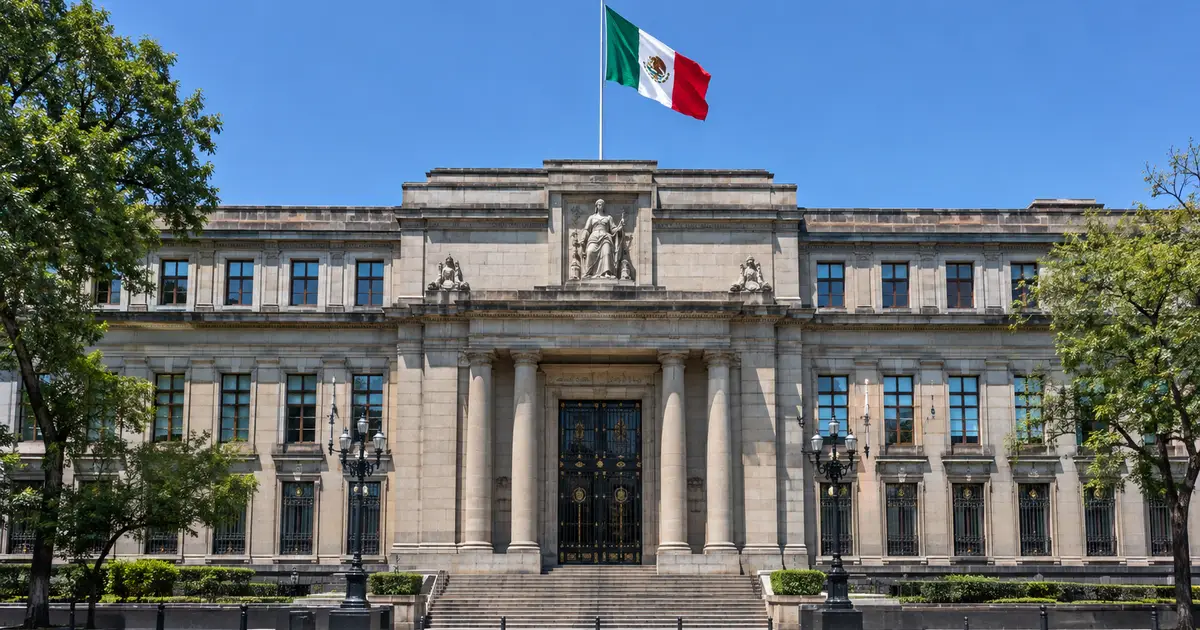 SCJN comida chatarra universidades, edificio de la Suprema Corte de México